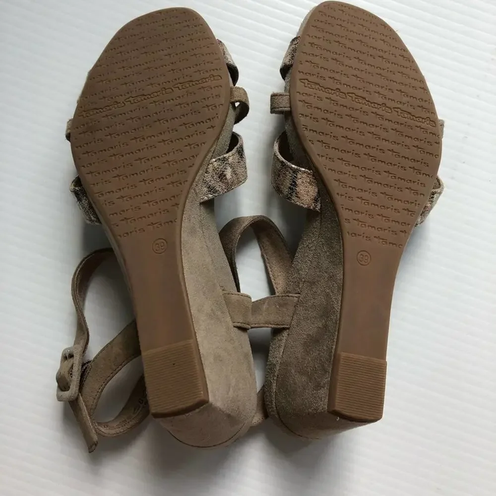 NWOT Tamaris strappy wedge suede sandal metallic detail